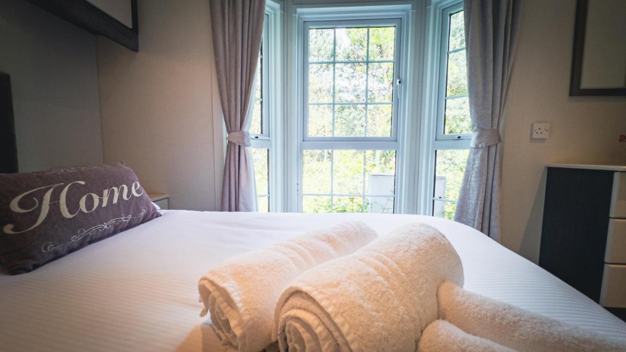 Angie'S Haven, Superb 2 Bedroom Lodge With Hot Tub - Sleeps 6 - Felmoor Park Morpeth Dış mekan fotoğraf
